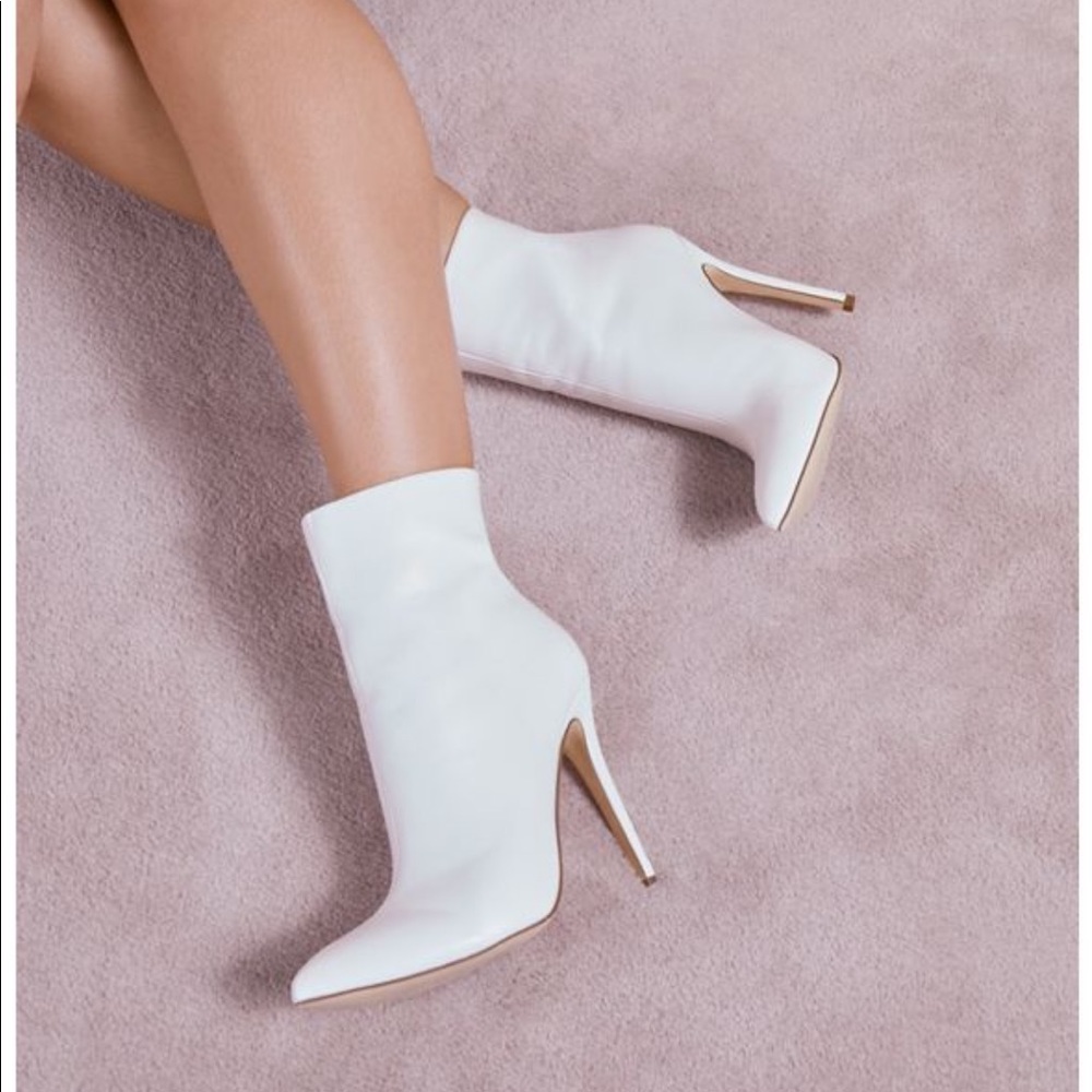 Annabella Pointed Toe Bootie White